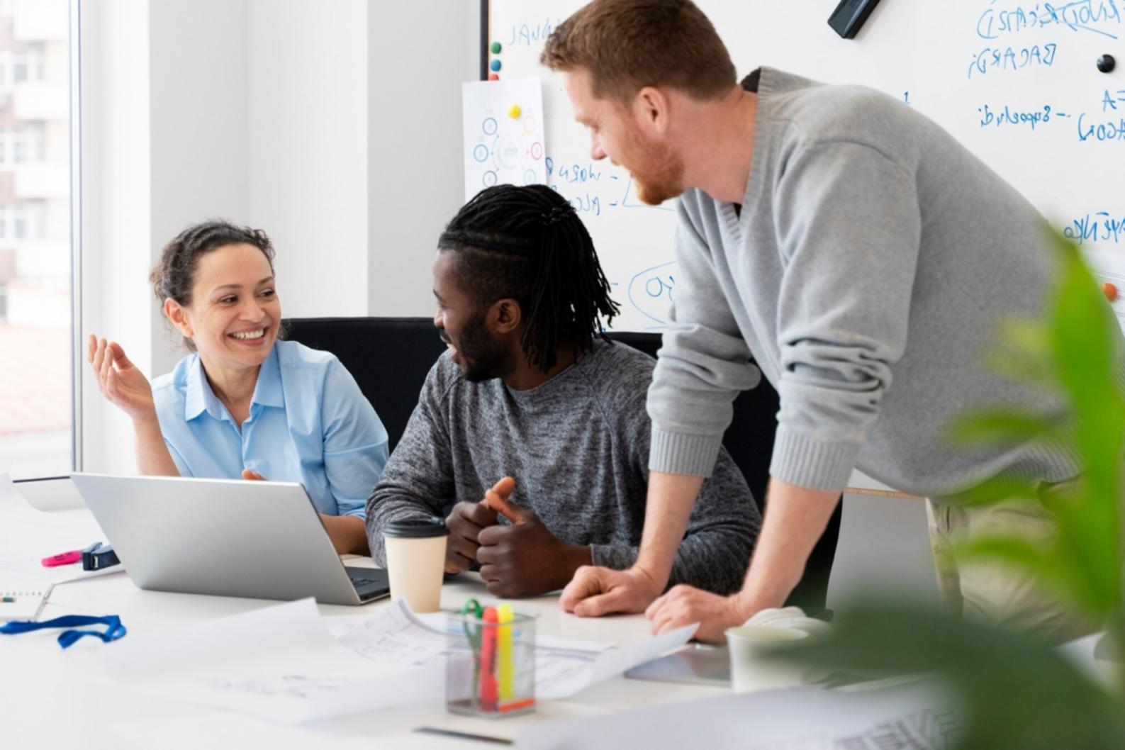 Budgetsoftware Arbeitsplatz mit modernen Finanztools